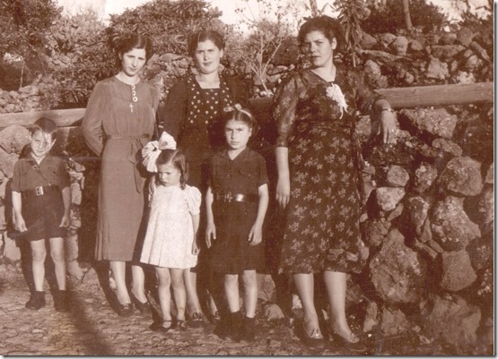 1936. Tía Luisa, tía Juanita y más